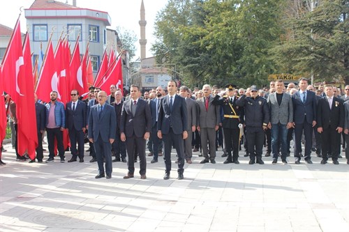 29 Ekim Cumhuriyet Bayramı Nedeniyle Atatürk Anıtı’na Çelenk Sunma Töreni Düzenlendi