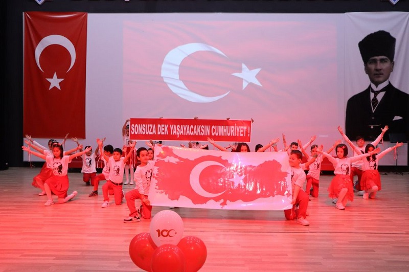 Cumhuriyetimizin Kuruluşunun 100. Yıldönümü Coşkulu Bir Şekilde Kutlandı. 