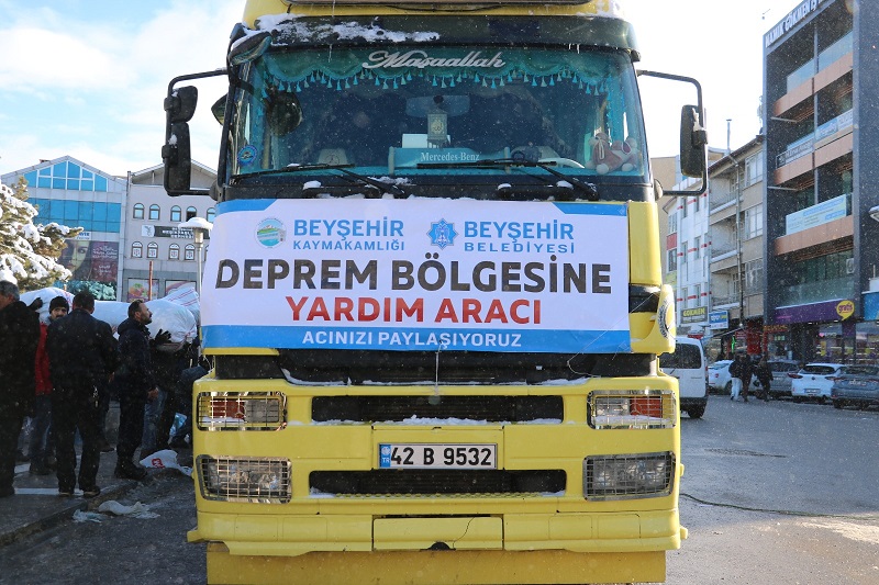 İlçemizde başlatılan yardım kampanyasında toplanan yardım malzemesi deprem bölgesine uğurlandı. 